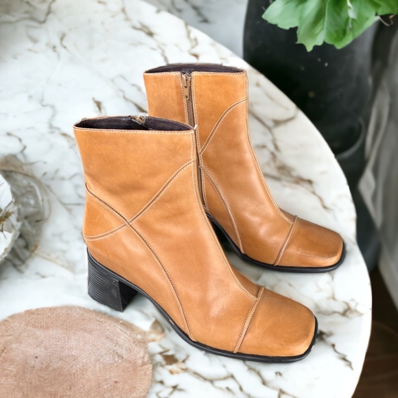 Clarks Y2K Tan Leather Heel Square Toe Boots Size 9.5 - Picture 11 of 14